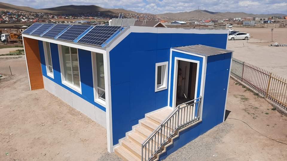 Их үдийн нар дотогш шууд тусахгүй төлөвлөлт хийгдсэн. Өнөөдөр бол дотор 25хэмтэй л байна. Удахгүй нар буцах үед бага багаар орсоор өвөлдөө бүтэн орно. #пассвхаусын үндсэн зарчим шүү. Мэддэгүүд нь цааш түгээгээрэй.
Ингэснээр нүүрсний хэрэглээг хална!