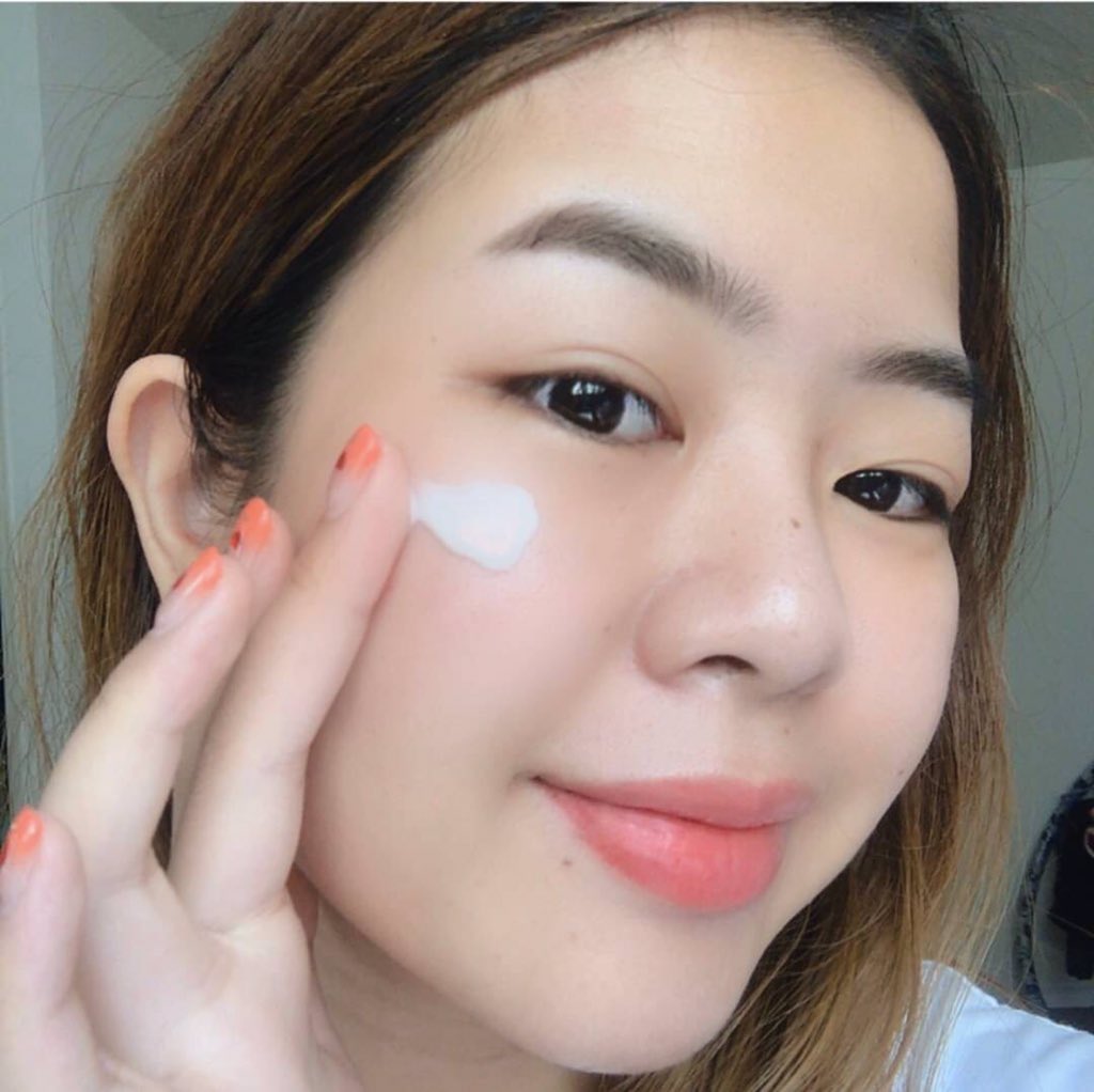 khunkhaiptk's tweet image. อมก.โลชั่นโปรตีนน้ำนมตัวดังของ Cute Press  เนื้อสัมผัสดีมาก สัมผัสเหมือนน้ำนมเลย ตอนแรกนึกว่าทาที่ผิวหน้าแล้วจะเหนียวแต่เอาเข้าจริงบางเบาสุดๆ ทาแล้วผิวนุ่มชุ่มชื่น เลิฟกลิ่นหอมมากหอมแบบแป้งเด็กเลย #cutepress #MoistureMilk #เซ็ตหน้านุ่มชุ่มชื่น