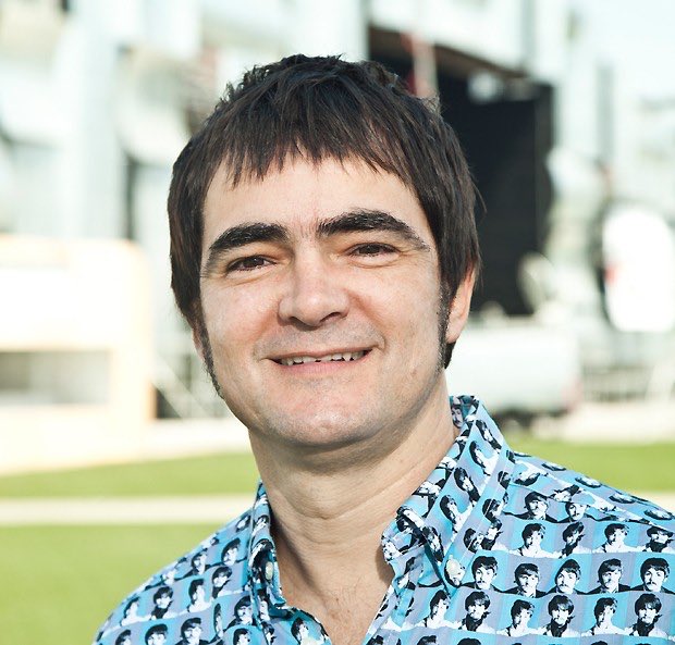 RicardoValencaa's tweet photo. Vazou foto de @felipeneto antes da @eibrunagomes arrumar o cabelo que ele começou a cortar. 😅 https://t.co/pMKoJr53lC