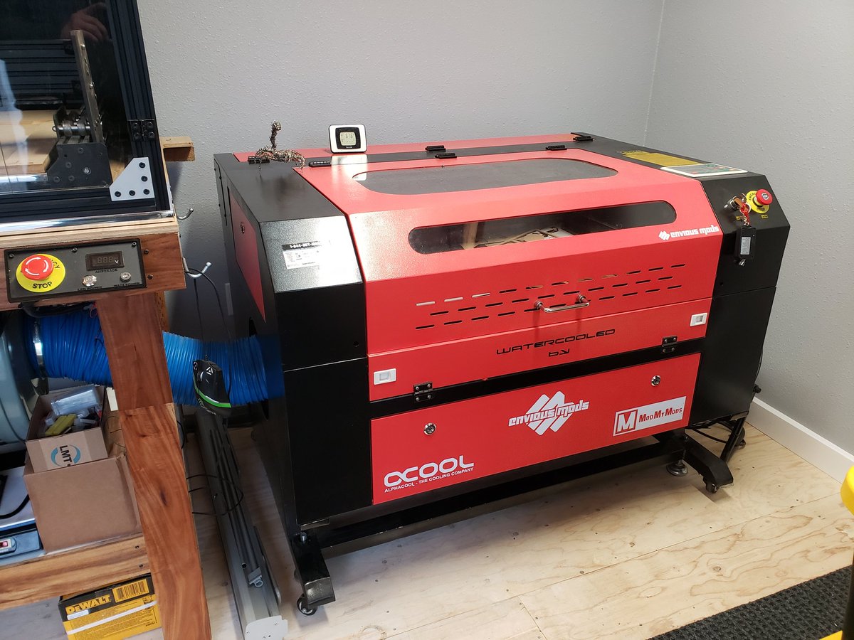 EnviousMods's tweet image. Excited to be making lots of progress on the new Envious Mods addition!

#wallcontrol #enviousmods #pcmodding #maker #diy #AORUS #gigabyte #mayhems #modmymods #alphacool #CableMod #silhouettealta3d #workbee #Thermaltake #ekwb #fractal #xspc #titanrig #teamgroup