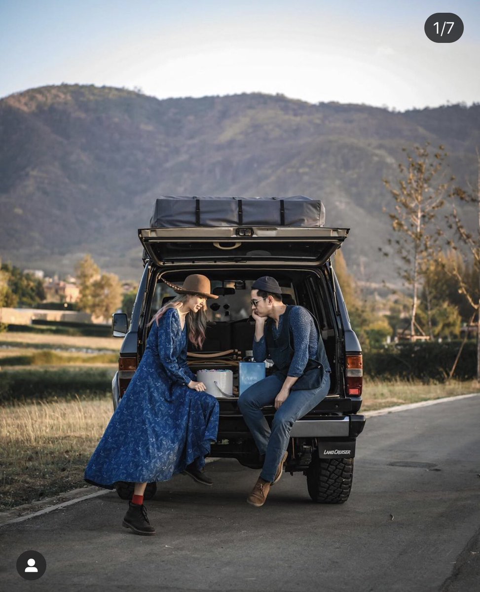 เป็นคนที่เวลาเห็นการถูกขอแต่งงาน คือน้ำตาไหล ชอบความชอบเป็นคู่รักนักเดินทาง นักผจญภัยของทั้งคู่ และทัชใจสุดคือที่โทนี่โพส “ก็บอกแล้วอยากเดินทางด้วยกันตลอดไป” งื่อออออ
ดีใจกับแก้วและโทนี่ด้วยนะคะ 
ติ่งกามิกาเซ่อย่างฉัน ปลื้มปริ่ม 
#โทนี่แก้ว