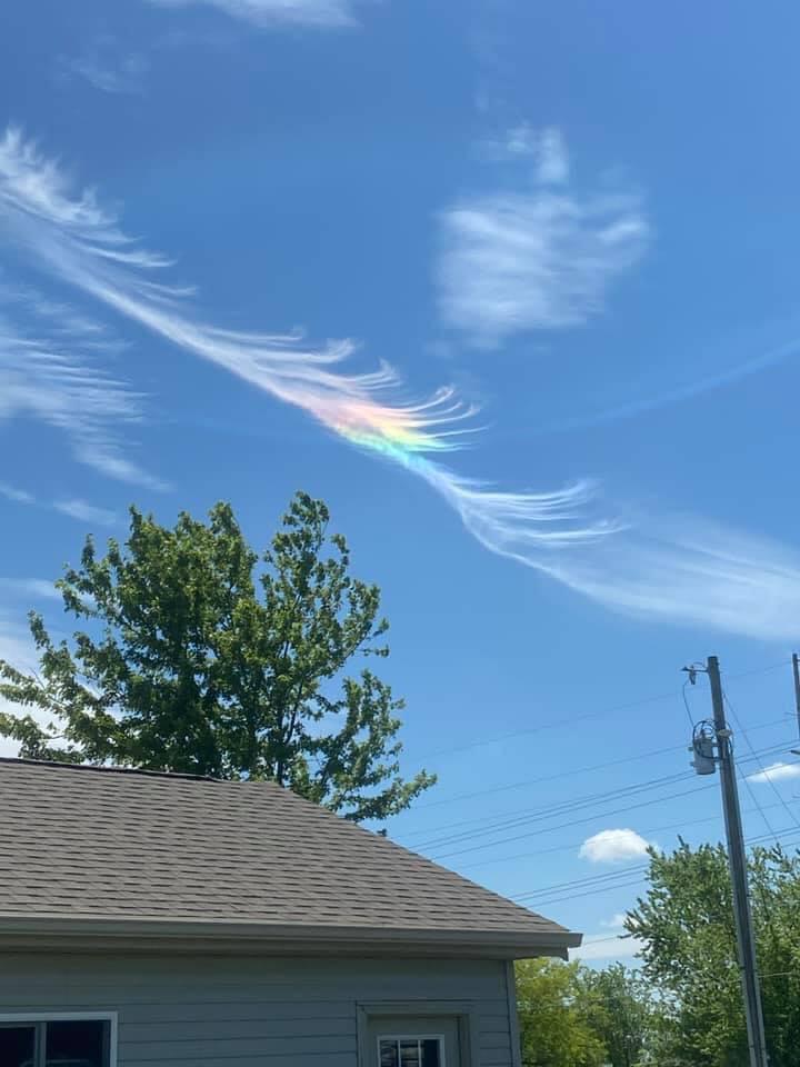 StephTweetAgain's tweet image. @retweet_weather Cloud iridescence. June 9, 2020. Reno, NV. Approx 12:00 p.m. #WeatherRetweet