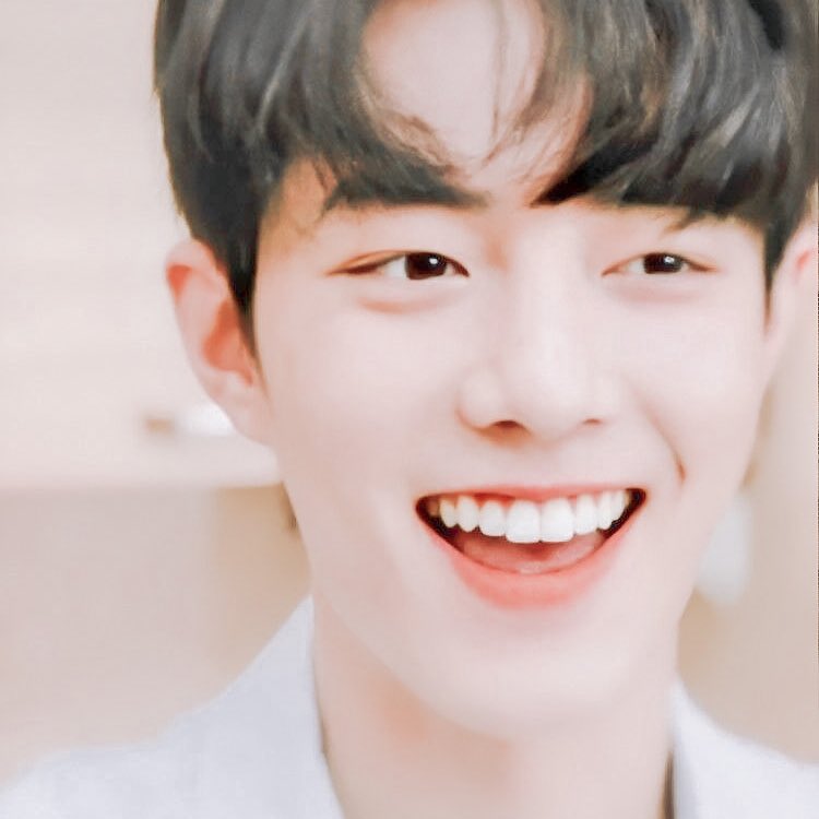𓄼 🐰 𓍹 เซียวจ้านจ๋า战~𓍻 🌸 𓄹 tweet media