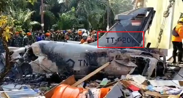 NapoleonAF7's tweet photo. The Indonesian Air Force fighter plane TT-0209 crashed in Riau, Indonesia. 
Location : Desa Kubang Jaya, Kampar, Riau. https://t.co/x5JEAsSglX