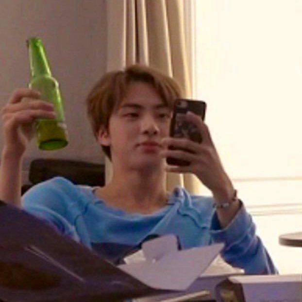 Who needs memes when you have Kim SeokjinA thread;