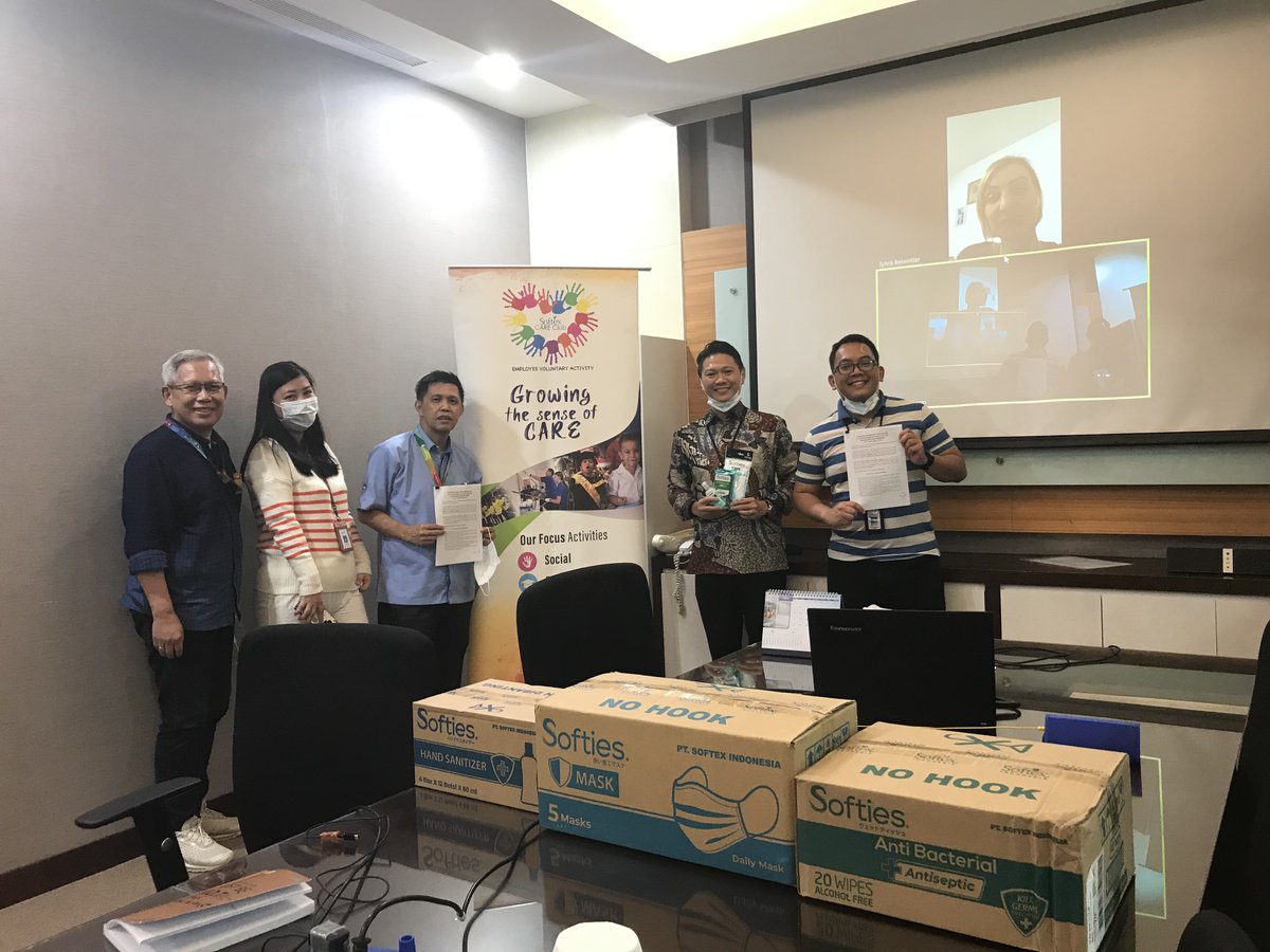 HappyHeartsIndo's tweet photo. MOU signing - #SoftexIndonesia is to build their 4th to 6th Happy Hearts schools in #Lombok, #Flores, and #Sumba. They have rebuilt three schools since 2018: PAUD Gemilang in Karawang, PAUD Eforbia in Flores, and TK DWP Kupang IV in Sidoarjo. 

#semangatpagi #NewNormalIndonesia https://t.co/J1OERzuIVV