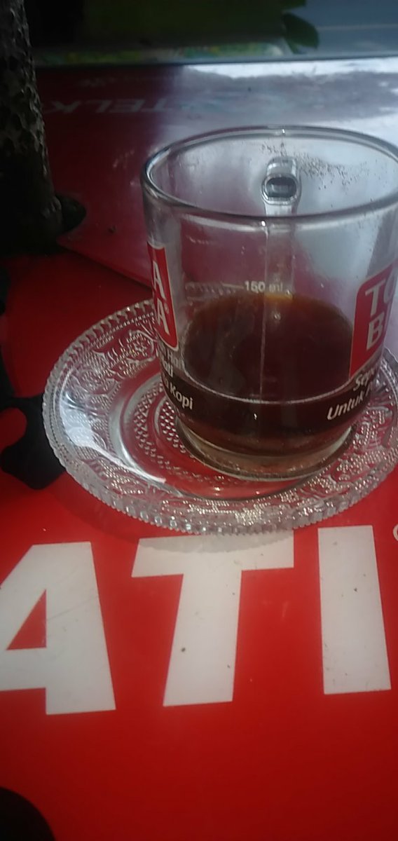 nyundakeren's tweet photo. Paingan asal ngaleleper awak teh ti SD cn manggih kopi 😑
#kopian #kopihitam
#ngopidulu #SeninAmbyar https://t.co/pCO4ZH9xWe