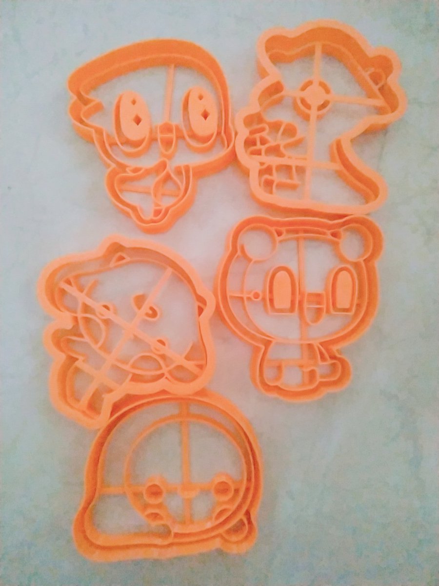 The cookie cutters are here ASDJFKSLXNS *poke  @zezaai 