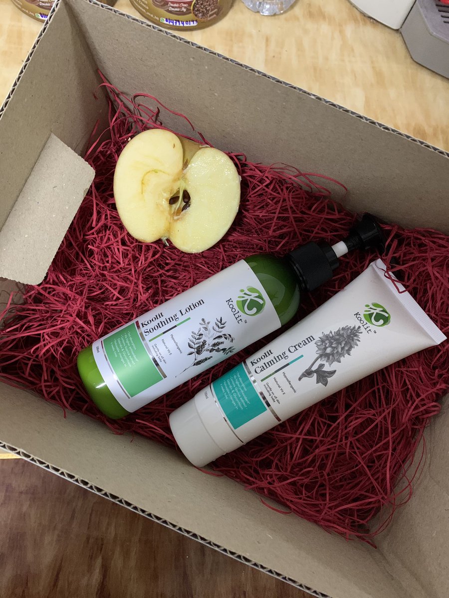 QutreenNada's tweet photo. Produk Koolit;ada Vitamin E semulajadi & Ekstrak Akar Manis sesuai utk kulit sensitif.Penyerapannya pun laju.Jom tgk result apple test selepas 30 minit (sebelah disapu dgn Koolit Calming Cream).Korang boleh beli kt sini: https://t.co/ETLXgKuKwd #KoolitForYourKulit #40xAntioxidant https://t.co/X2g9UkkOA2
