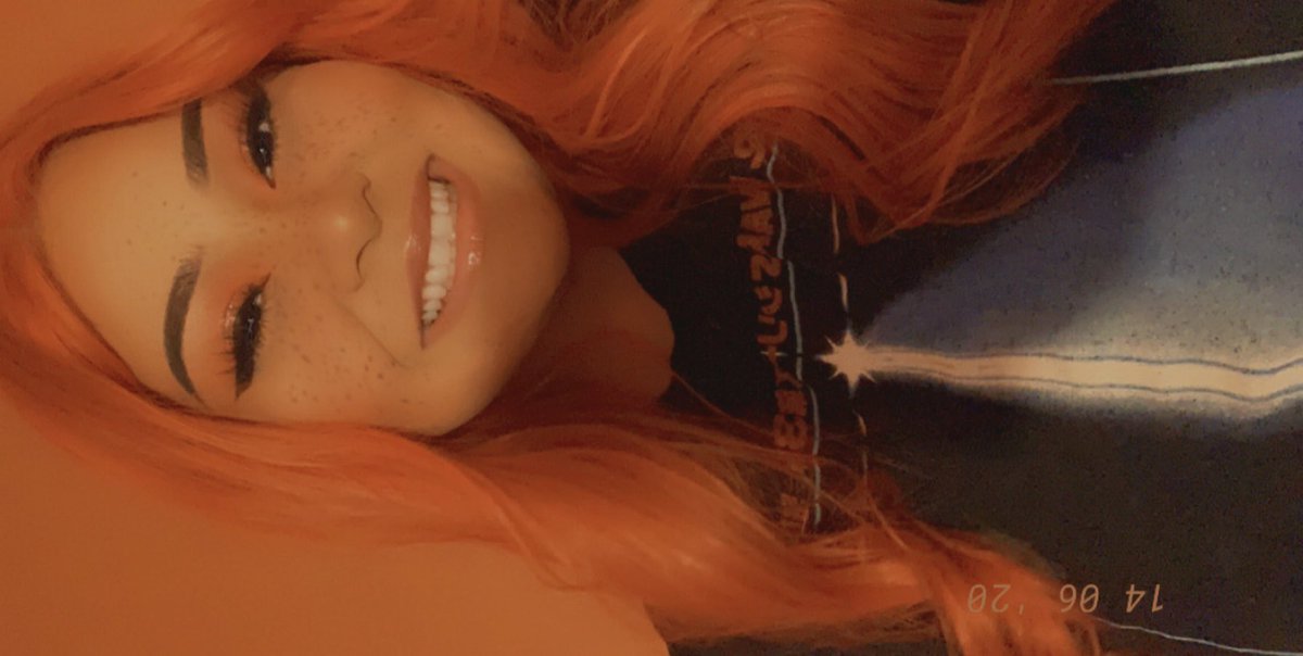 Girl look how orange I fucking look 😅🍊