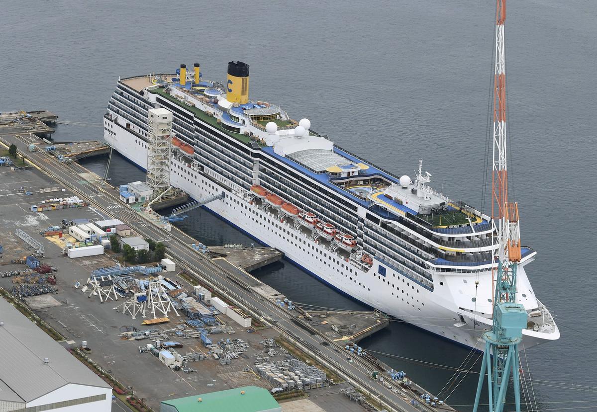 br8kbarriers's tweet photo. Italian cruise ship docked in Japan has 14 more coronavirus cases: NHK https://t.co/zS39ssryKq https://t.co/V1qkPq6ltz