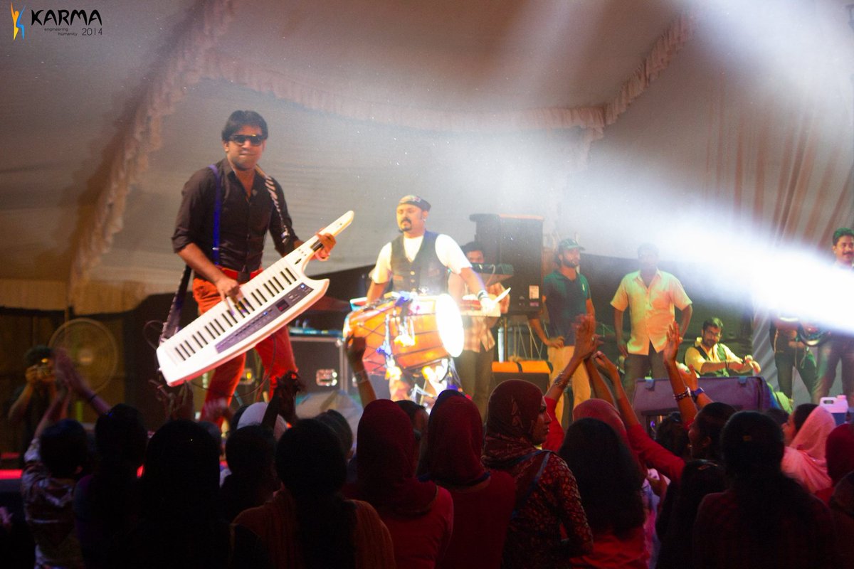 kmctce_official's tweet photo. Stephen Devassy Rocks the floor of KARMA14   #karma14  #kmctce  #engineeringcollege   #techfest  #throwback https://t.co/RO7bRdPUyK