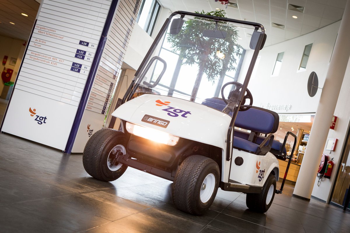🛺 Vanaf vandaag rijdt onze shuttle op locatie Almelo weer op de begane grond. 
🦽 Op locatie Hengelo is er één rolstoel aanwezig welke coronaproof is gemaakt door een scherm aan de achterkant. Zo kan een medewerker van ZGT u vervoeren naar uw afspraak.
➡️bit.ly/2Y2FfJi