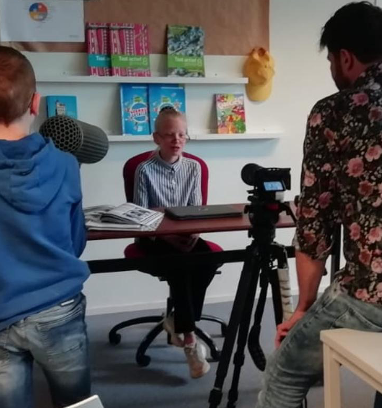 Coming soon… ‘Hotel Het Stadshart’ 🍿🎬
De kinderen van #groep8 zijn druk bezig met het maken van de eindfilm. #mooionderwijs