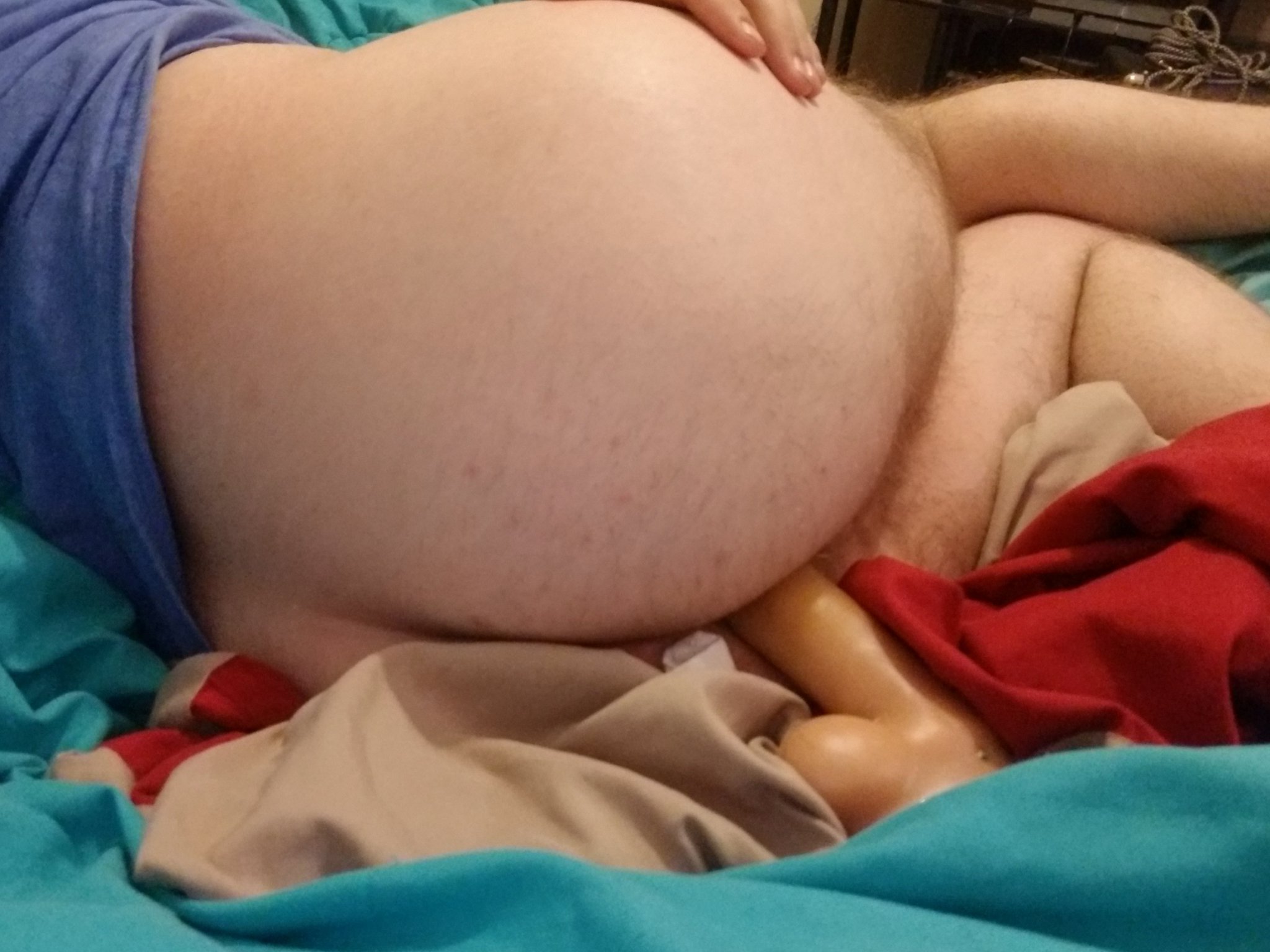 1 pic. Slowly trying to stretch out my ass. #anal #toys #horny #teen #chaturbate #pornhub bisexual https://t