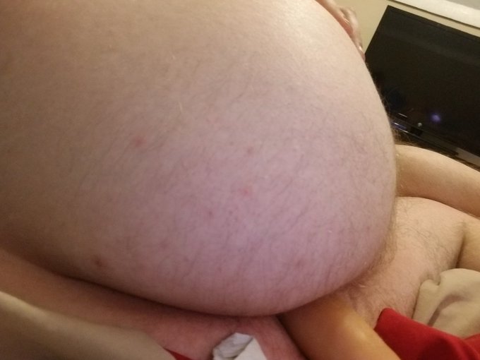 2 pic. Slowly trying to stretch out my ass. #anal #toys #horny #teen #chaturbate #pornhub bisexual https://t