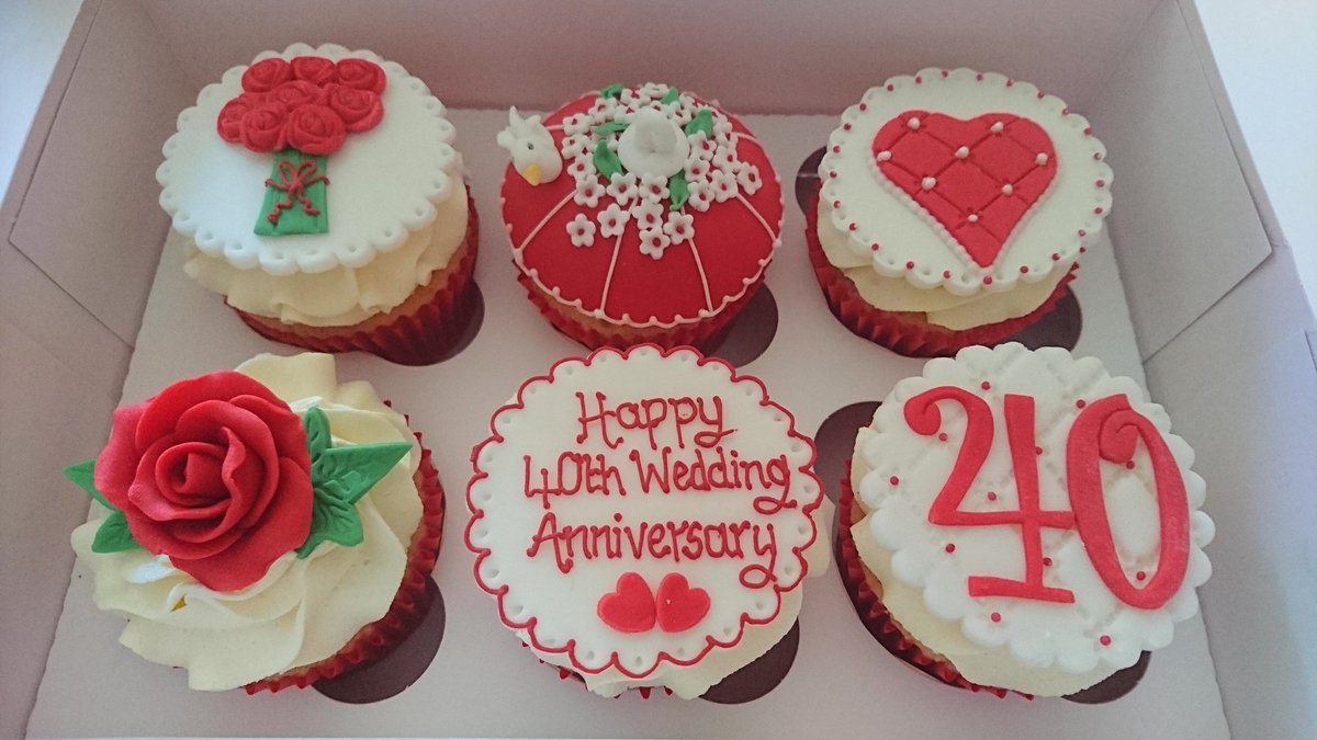 Denascakes's tweet photo. 40th Wedding Anniversary Cupcakes #bespoke #cakedecorating #sugarcraft #40thweddanniversary #rubyanniversary https://t.co/hQyT03efeM