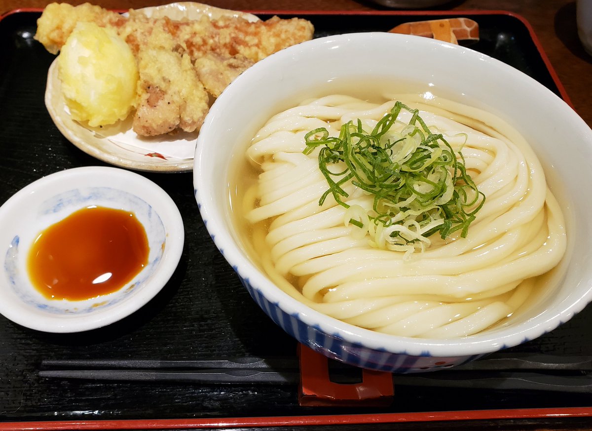 フルート奏者 上坂学 かみさかまなぶ うどんでランチ 初めてお邪魔しました 高田馬場 蔵之介 さんです 欲張ってひやかけ 讃岐天 ちくわ かしわ 半熟卵 ぶっかけです 美味しかった ご馳走さまでした うどん好き うどん部 讃岐うどん
