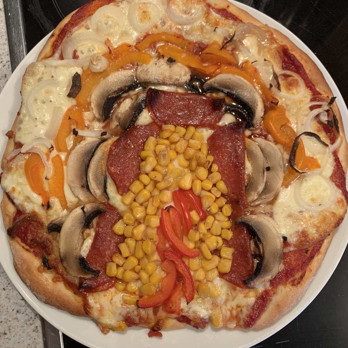 ElginAcHE's tweet image. COOK DOWN! Pizza is the challenge this week! Here is a slice of the action so far 🍕🍕🍕#pizza #homemade #cookdown #getyourcookon #TeamEA