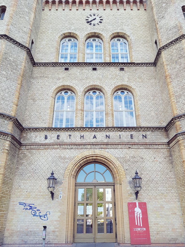 Good morning #Berlin and Beyond!

Built 1847 #Bethanien Hospital on #Mariannenplatz in #Kreuzberg was saved from demolition 1970s by one of the first waves of squatters in #Berlin  (#TonSteineScherben band among them). Today it's one of the best preserved pre-1850 heritage sites.