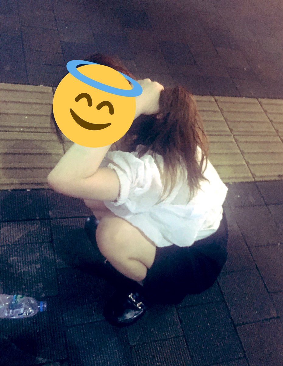 牛込寅太郎a K A Tiger Shot Twitterissa 金曜日の歌舞伎町 友達と飲んでいた帰り道 俺の前に1台のタクシーが止まった 1人の女性が酔いすぎて降ろされたそうだ 今にも吐きそうな雰囲気 彼女は道路横の花壇に倒れ込んだ とりあえず座ろう と声をかけるも