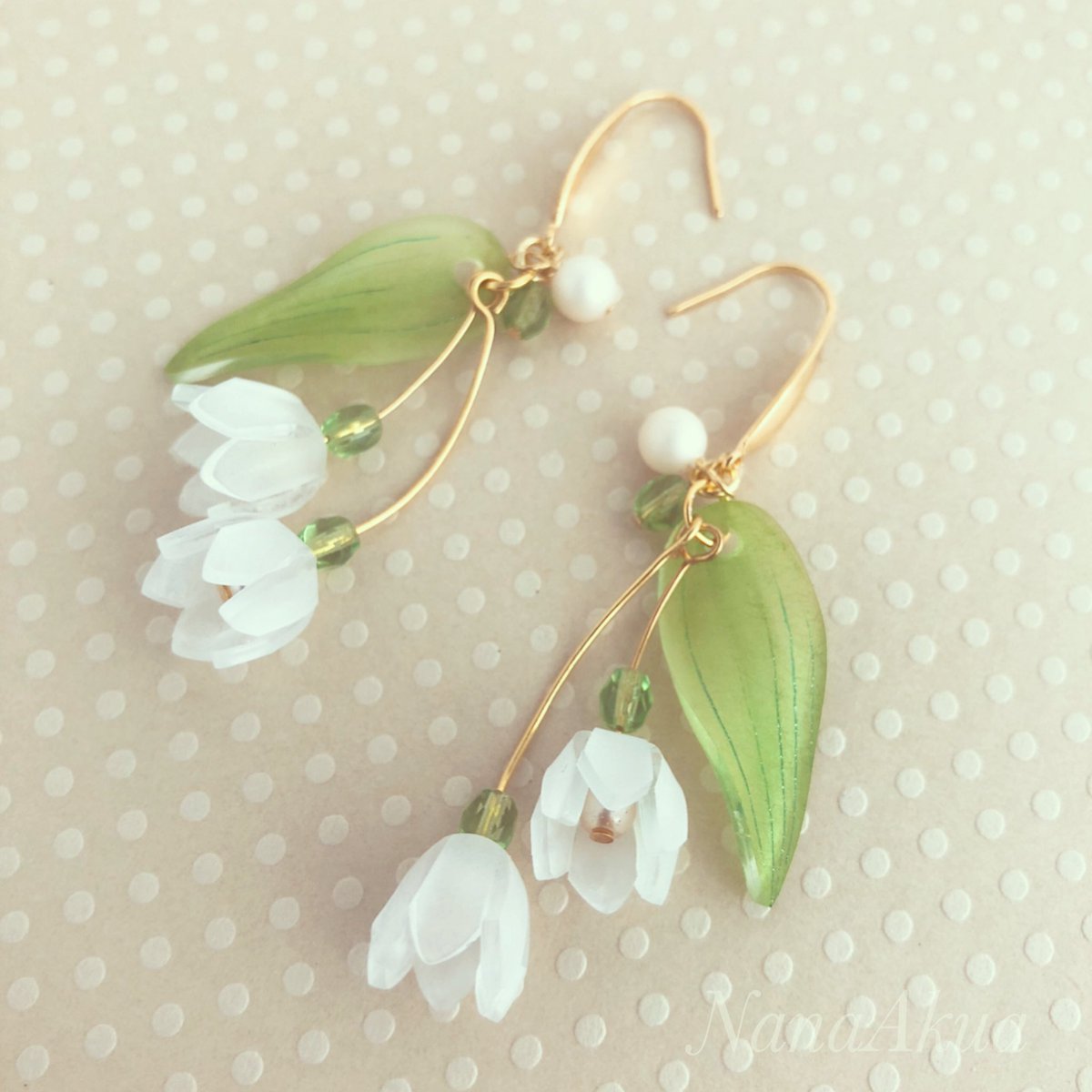 Nanaakua ナナアクヤ スズラン Lilyofthevalley の立体花プラバンのピアスもできました すずらん 鈴蘭 プラバン 立体プラバン プラ板 Shrinkplastic Shrinkydinks 花プラバン