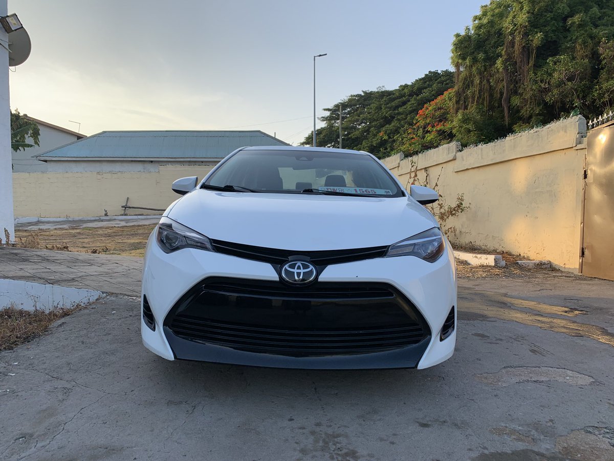 eeiihh_ray's tweet photo. 2017 Corolla LE &amp; 2011 Rio LX dey oo...Lets talk!✊🏾 https://t.co/Ow5vaYcGBp