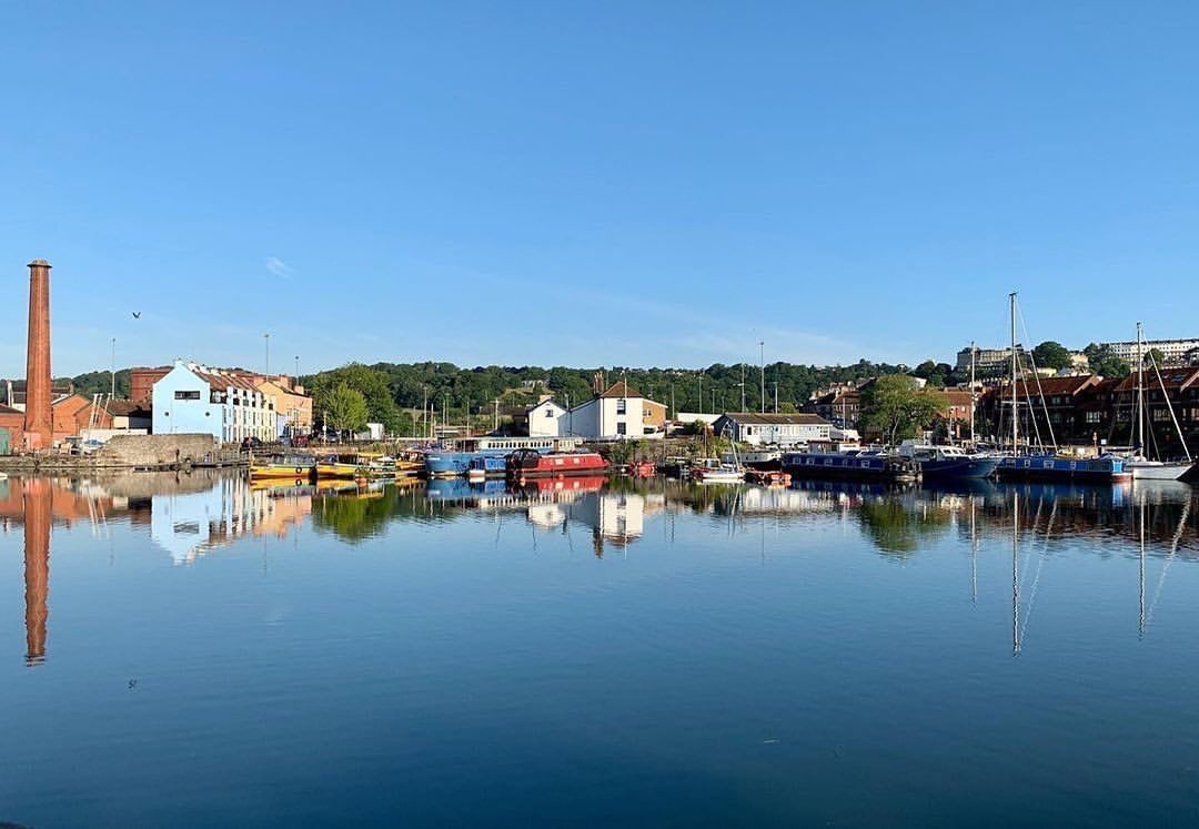 🪞 Bristol reflects again today. #visitresponsibly
📸 nat.few on Instagram