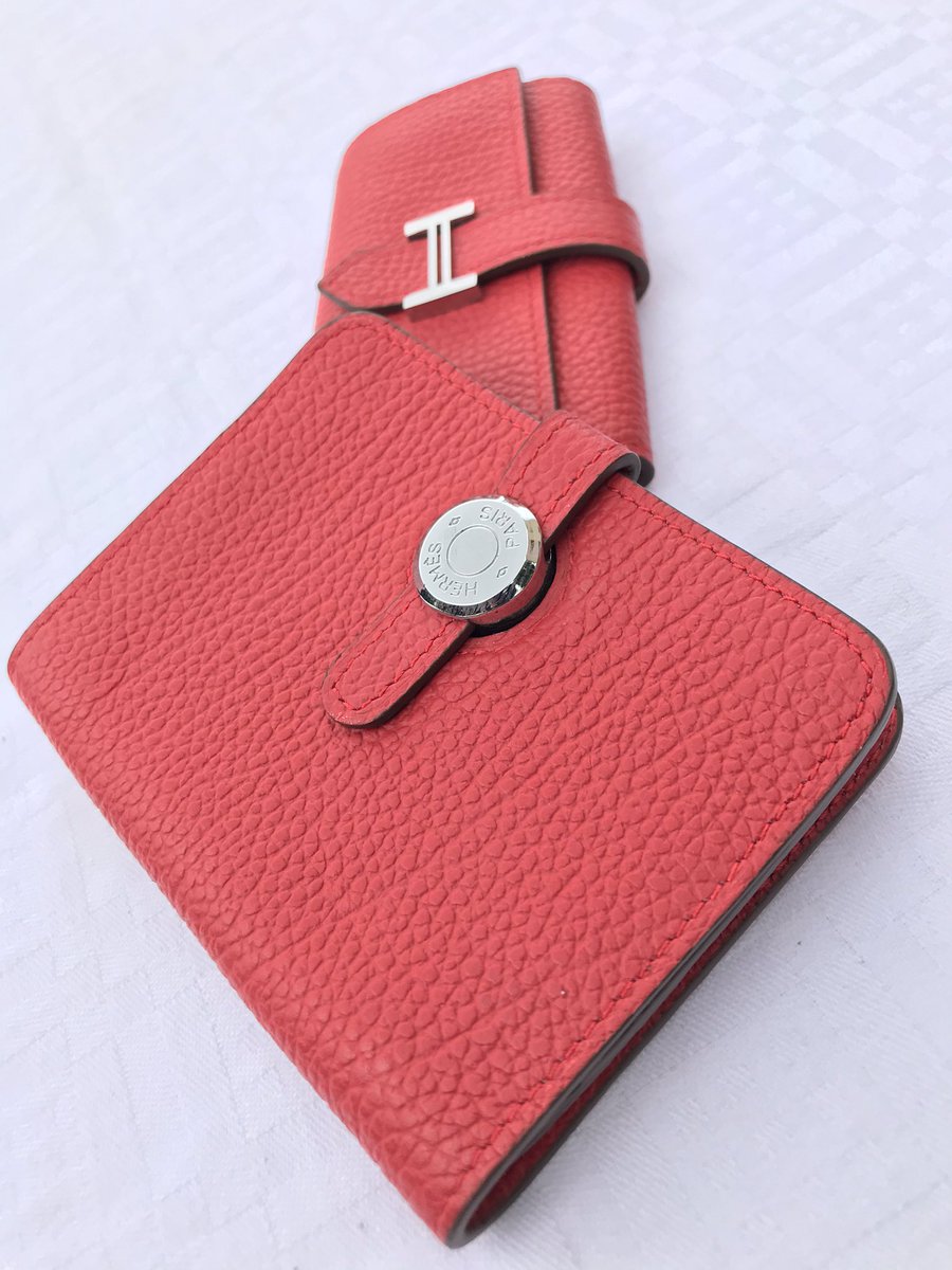 CazualStore's tweet photo. Porte clé Hermès. 
Prix : 1000 XAF ( promo «Great Destocking» 

”everything is Cazual”

📩 
#greatdestocking #destocking #casual #casualoutfit #bcbg #cazualstore #everythingiscazual https://t.co/QpjsPGUv4n