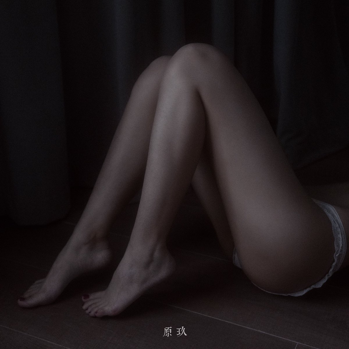 花看半开，酒饮微醺
📷<a href="/yuanjiustudio/">原玖</a> 

#北京约拍 #私房写真