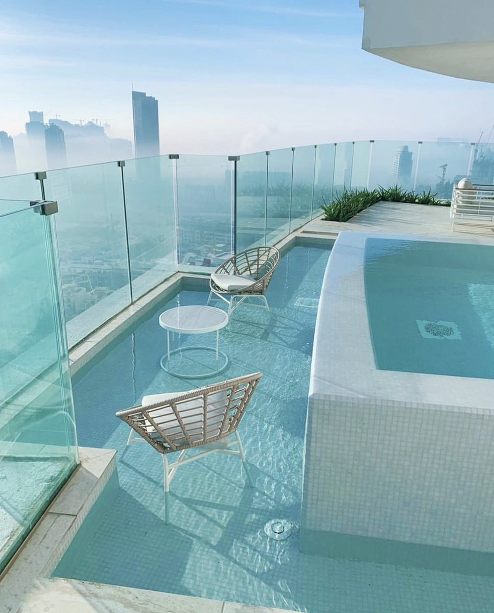 WearWhatSheWore tweet media