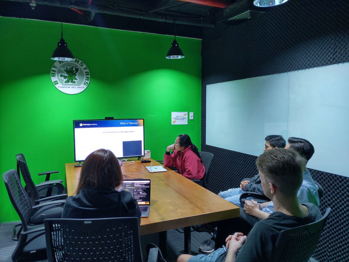 shopmacher's tweet image. Auf 2 Kontinenten wird gleichzeitig @tidewaysio Wissen getankt!✌️

Wir nutzen #Tideways schon seit Jahren &amp;amp; sind sehr zufrieden. #DataDriven 👌

Danke @beberlei - jetzt sind alle wieder auf dem aktuellen Stand!👍

#WirSindDieSHOPMACHER #ChúngTôiLàSHOPMACHER #SHOPMACHERVietnam