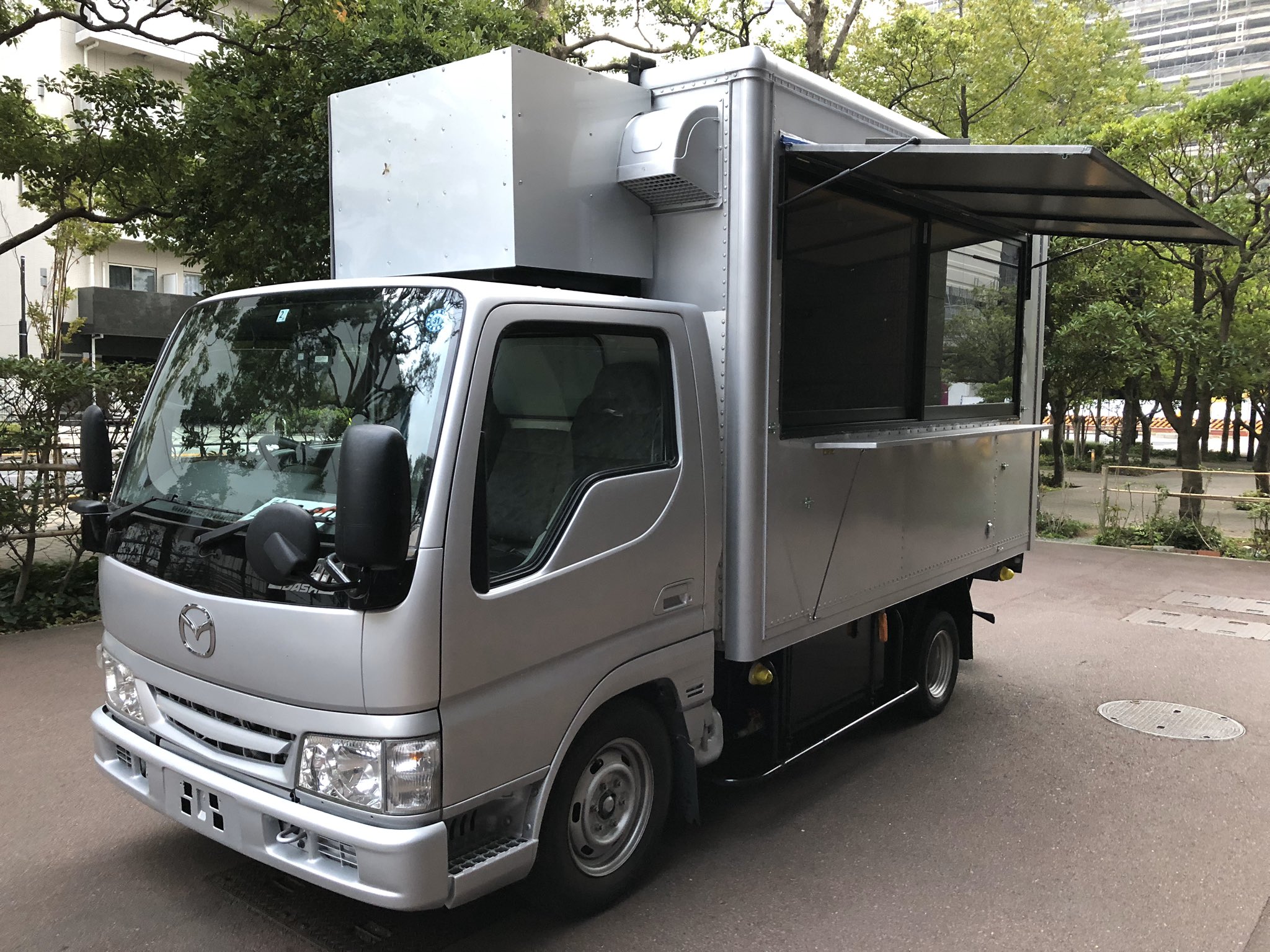 Central Lounge 車両情報 タイタン10 At 1日39 800円 税別 2日69 800円 税別 3日 800円 税別 長期レンタルは応相談 キッチンカー キッチンカーレンタル キッチンカーレンタル料金 キッチンカーレンタル東京 キッチンカー製作 キッチンカー Central Lounge 車両情報 タイタン10 At 1日39 800円 税別 2日69 800円 税別 3日 800円 税別 長期レンタルは応相談 キッチンカー キッチンカーレンタル キッチンカーレンタル料金 キッチンカーレンタル東京 キッチンカー製作 キッチンカー