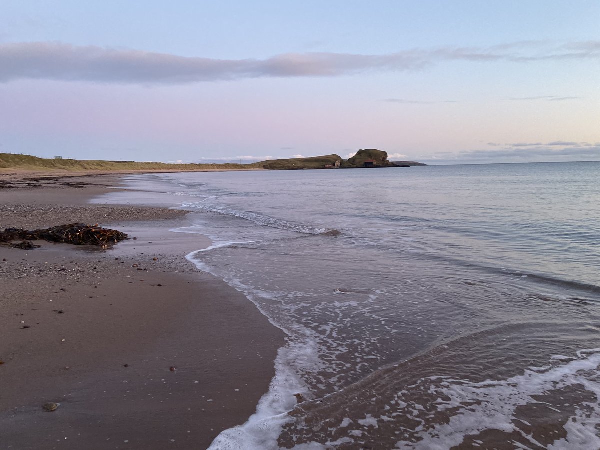 Wilder_Ways's tweet photo. Southend beach and Westport beach - both incredibly beautiful. Very grateful for this lovely little piece of paradise. 💙

#immerseyoursenses #wcw #wcwsunsets #visitscotland https://t.co/c78XzRi5Cm