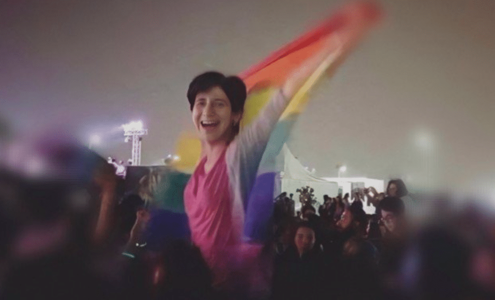 unoscribacchino's tweet photo. L'attivista LGBTI egiziana #SarahHijazi è morta suicida a 30 anni. Arrestata nel 2017 per aver sventolato una bandiera arcobaleno. Torturata e violentata in carcere, aveva trovato asilo in Canada.

L'ennesima vittima del regime di al-Sisi.

https://t.co/fll08HET4W #Egitto https://t.co/CgtIWN3UEG