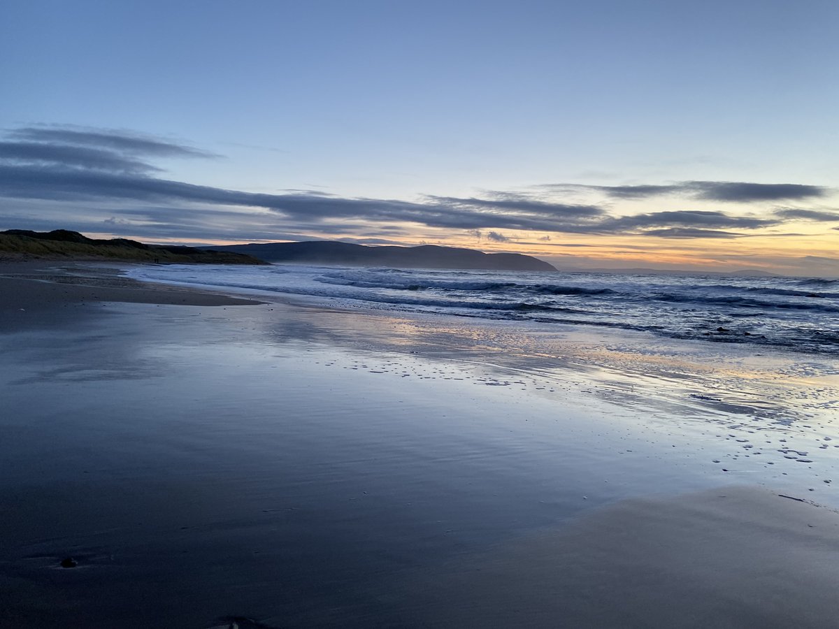 Southend beach and Westport beach - both incredibly beautiful. Very grateful for this lovely little piece of paradise. 💙

#immerseyoursenses #wcw #wcwsunsets #visitscotland