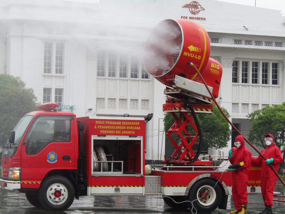 Giat penyemprotan disinfektan di <a href="/WisataKotatua/">Wisata Kotatua JKT</a> Jakarta dalam antisipasi cegah covid19. Giat dihadiri oleh Kepala Camat Taman Sari Bpk Risah H Mustar dan Kasudin Gulkarmat Jakarta Barat Bpk Abdul Cholik (15/06/2020).
<a href="/DKIJakarta/">Pemprov DKI Jakarta</a> 
<a href="/aniesbaswedan/">Anies Rasyid Baswedan</a> 
@BangAriza 
<a href="/dprddkijakarta/">DPRD Provinsi DKI Jakarta</a>