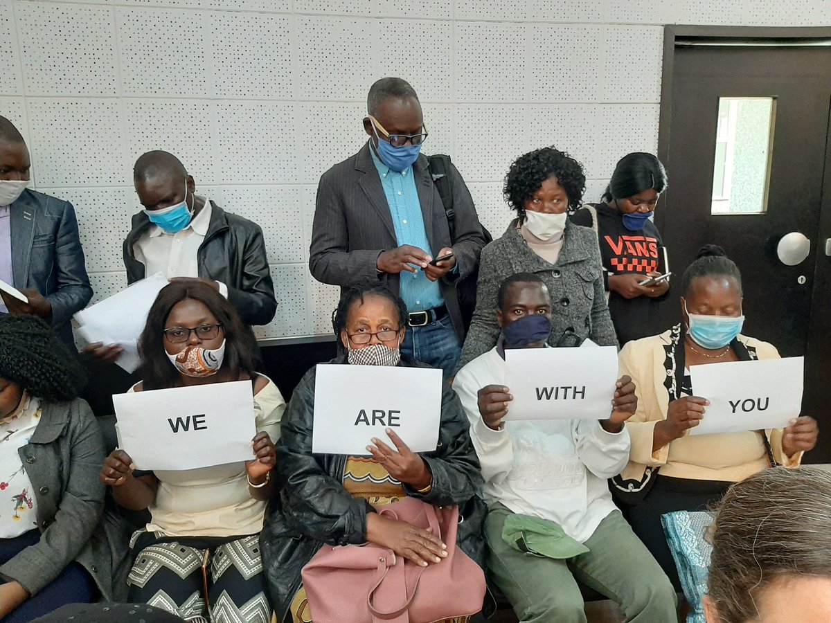 MakomboreroH's tweet image. Powerful solidarity from the people's @mdczimbabwe leadership,MPs,Senators,councillors,members &amp;amp; supporters as the people stand by our girls who are being persecuted by the ZanuPf junta.

#WeAreWithYou
#JusticeForOurGirls
#FreeOurGirls
#PeoplePower 
#ZanupfMustGo