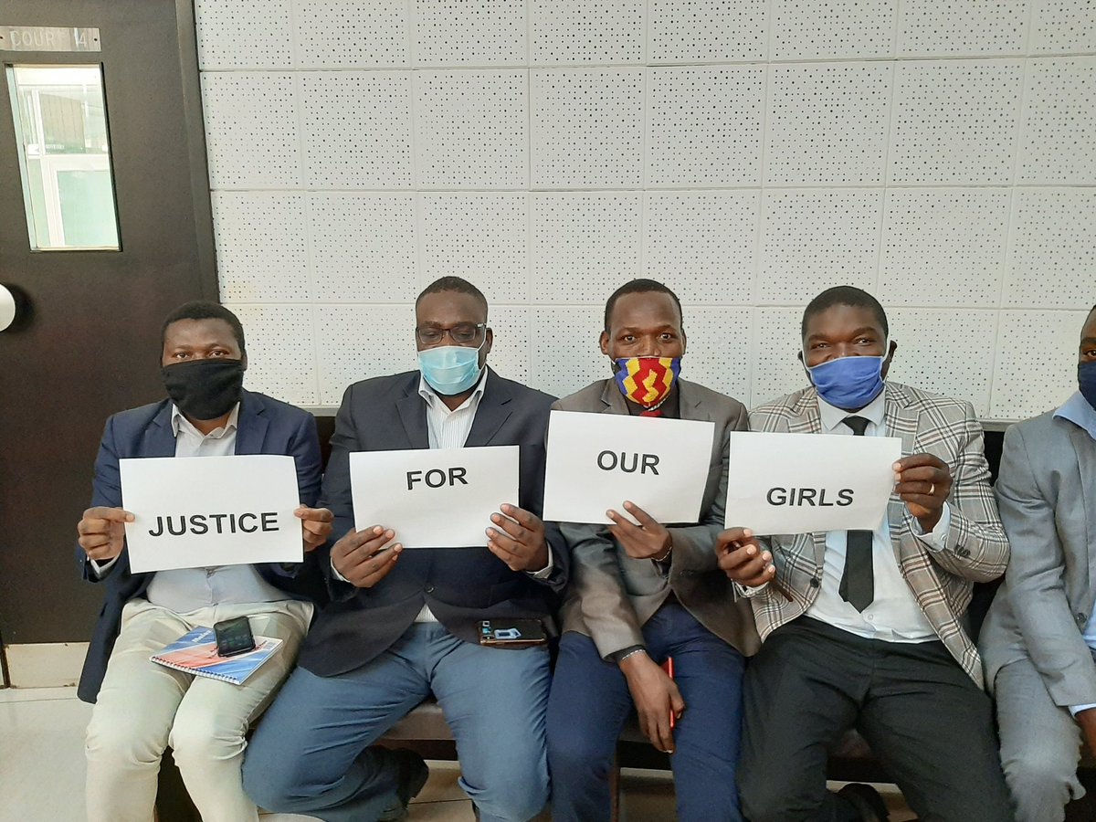 MakomboreroH's tweet image. Powerful solidarity from the people's @mdczimbabwe leadership,MPs,Senators,councillors,members &amp;amp; supporters as the people stand by our girls who are being persecuted by the ZanuPf junta.

#WeAreWithYou
#JusticeForOurGirls
#FreeOurGirls
#PeoplePower 
#ZanupfMustGo