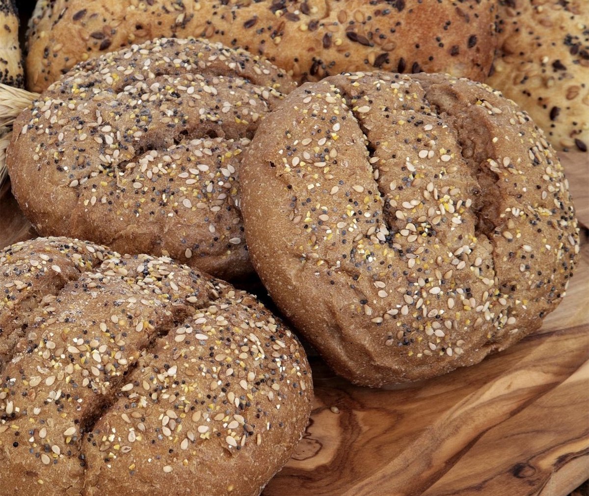 BrockEatHealthy's tweet photo. In our latest issue of #ROOT, we #AskTheRDN why #sproutedgrain #bread is a healthier option. We find this bread usually contains more nutrients and easier to digest. Read more on sprouted grain bread here: https://t.co/NdJJ1eFEUZ
.
#eathealthy #healthyliving #inthekitchen https://t.co/4lkkpgty0X
