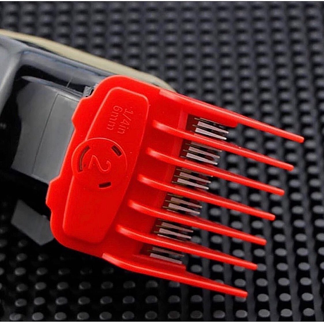 ClipperCustom's tweet image. 🧲⚡️🧲⚡️🧲
•Pack de 10 Peines magnéticos + organizador (1,5mm. - 25mm.) Válidos para Clippers Wahl y Babyliss Pro
🔥🔥🔥54,55€ 🔥🔥🔥
🚚🌍 Envíos a toda Europa
•¡Accesorios y herramientas para barbería!💈🔝💈🔝💈
⤵️¡Haz tu pedido aquí!⤵️
📲hairbeautyfactory.com