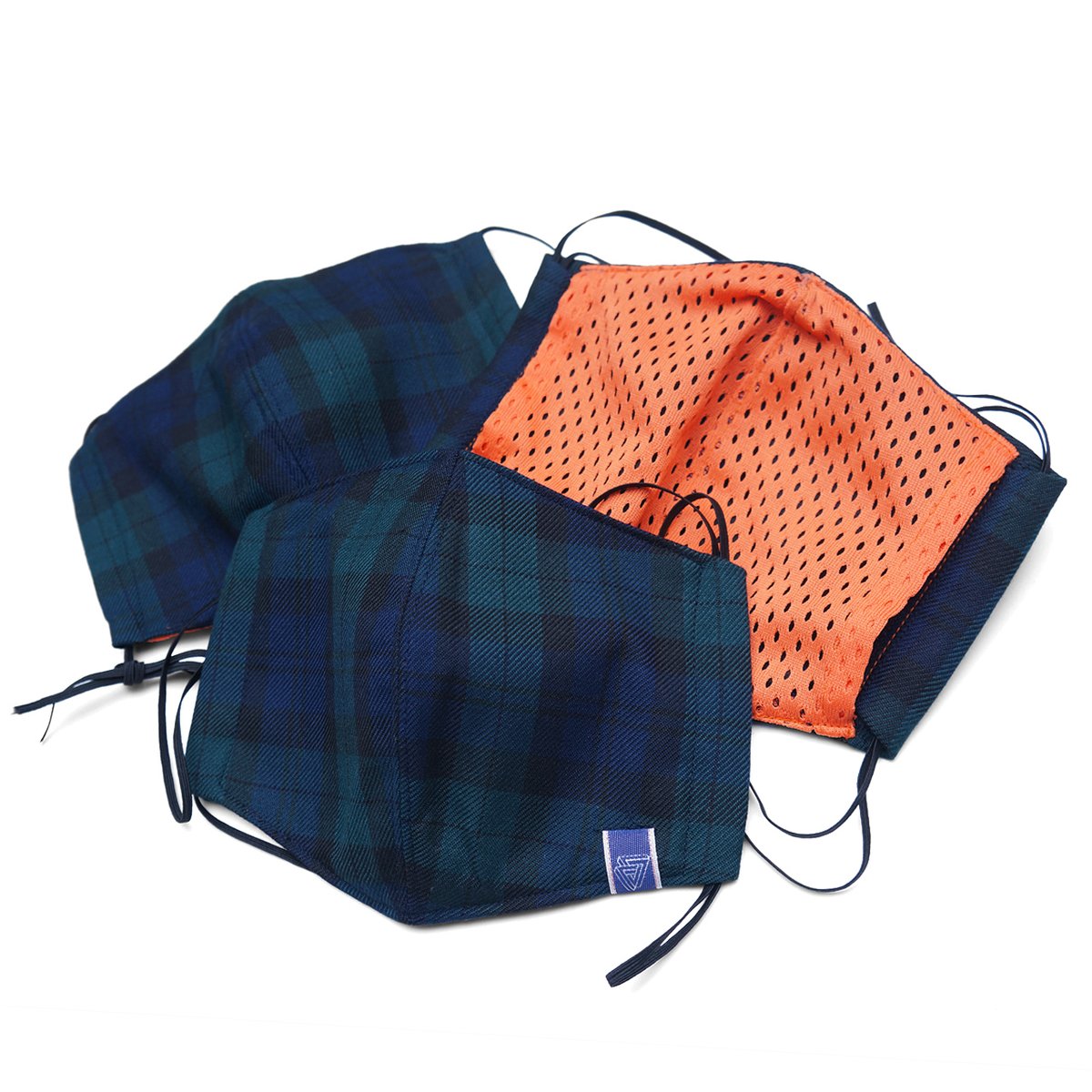 DLheadwear's tweet photo. 完売していたDLのマスク、再入荷しました。本日21時に @nevermind_tokyo にアップロードします。今回もマスクの売り上げは諸経費を差し引いた全額を、犬猫の殺処分削減や里親探しの活動をされているどうぶつ基金さんに寄付させていただきます。#やらない善よりやる偽善
https://t.co/8wF2J2Whkf https://t.co/ai1q7qmaJD