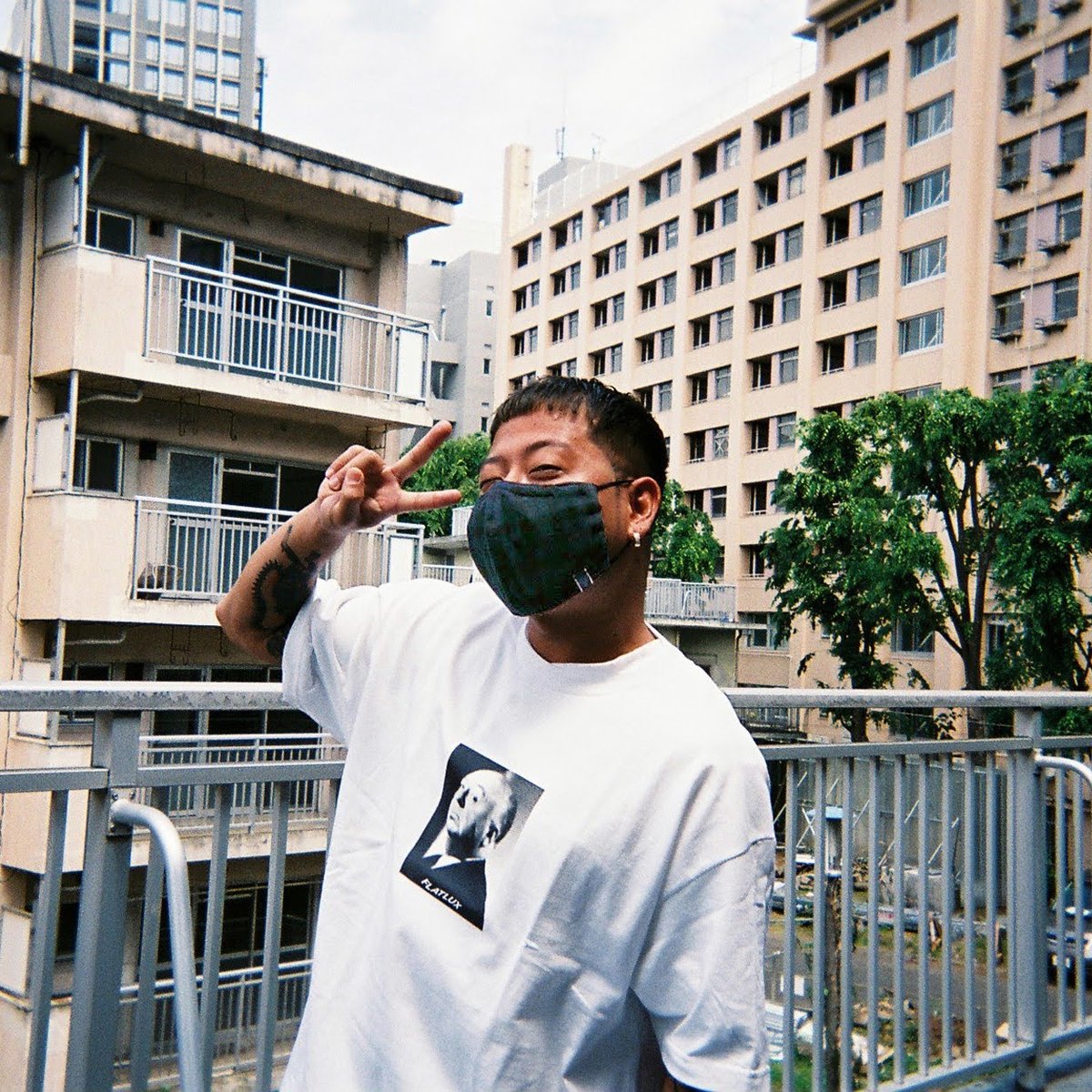 DLheadwear's tweet photo. 完売していたDLのマスク、再入荷しました。本日21時に @nevermind_tokyo にアップロードします。今回もマスクの売り上げは諸経費を差し引いた全額を、犬猫の殺処分削減や里親探しの活動をされているどうぶつ基金さんに寄付させていただきます。#やらない善よりやる偽善
https://t.co/8wF2J2Whkf https://t.co/ai1q7qmaJD