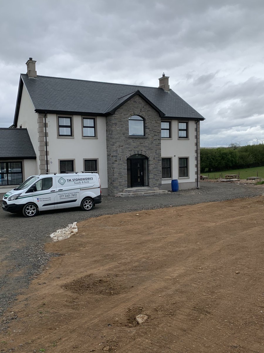 TMstoneworks's tweet photo. 🔥⚒Beautiful stone porch completed last year by Thomas @TMstoneworks. Stone we used was a 50/50 mix of Liscannor &amp; Portlaois. Additional features of free standing cut arches, and rockfaced limestone cill. Quality craftsmanship. 🔥⚒ #TMStoneworks #Supply&amp;Build #Stonemason https://t.co/58wUsQq7R6