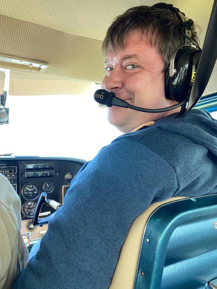 VladimirKotoff's tweet photo. The #COVID19 quarantine is over and the head of R&D #NTMDT Dr. Vyacheslav Polyakov can fly! #nanotechnology #atomicforcemicroscopy #AFM #STM #SPM #TERS #RAMAN #SSNOM #AFMIR #microscope #Spectroscopy #nano #SCANNINGPROBE #nanoscience #MICROSCOPY https://t.co/Qo5fuGgk9a https://t.co/mEPB4GI9yc