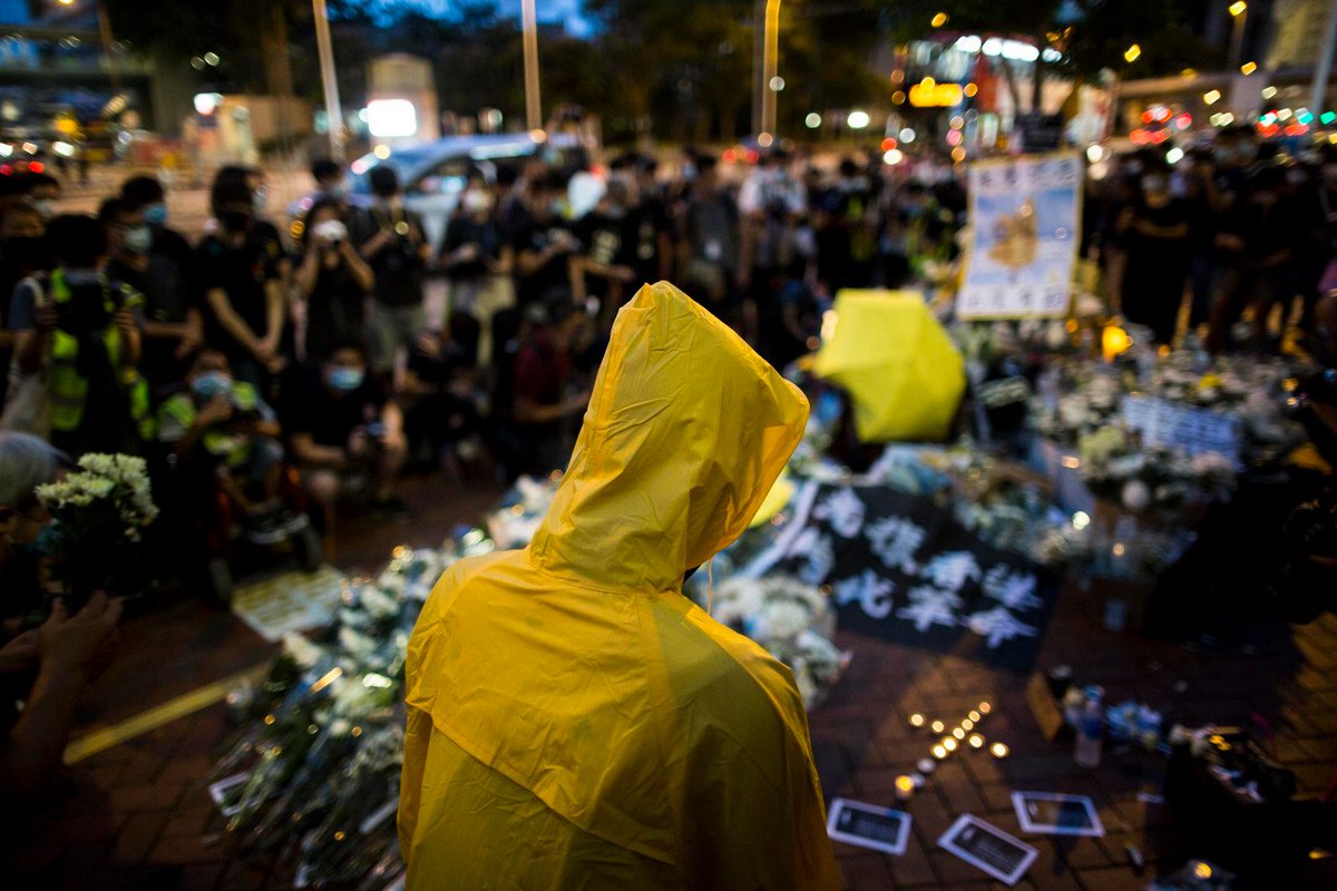 EileenEChang's tweet image. Hongkongers are here, still fighting for our freedom and democracy, for those who made the ultimate sacrifice for #HongKong.
#StandWithHongKong 
#fivedemandsnotoneless 
#NeverForget #NeverForgive