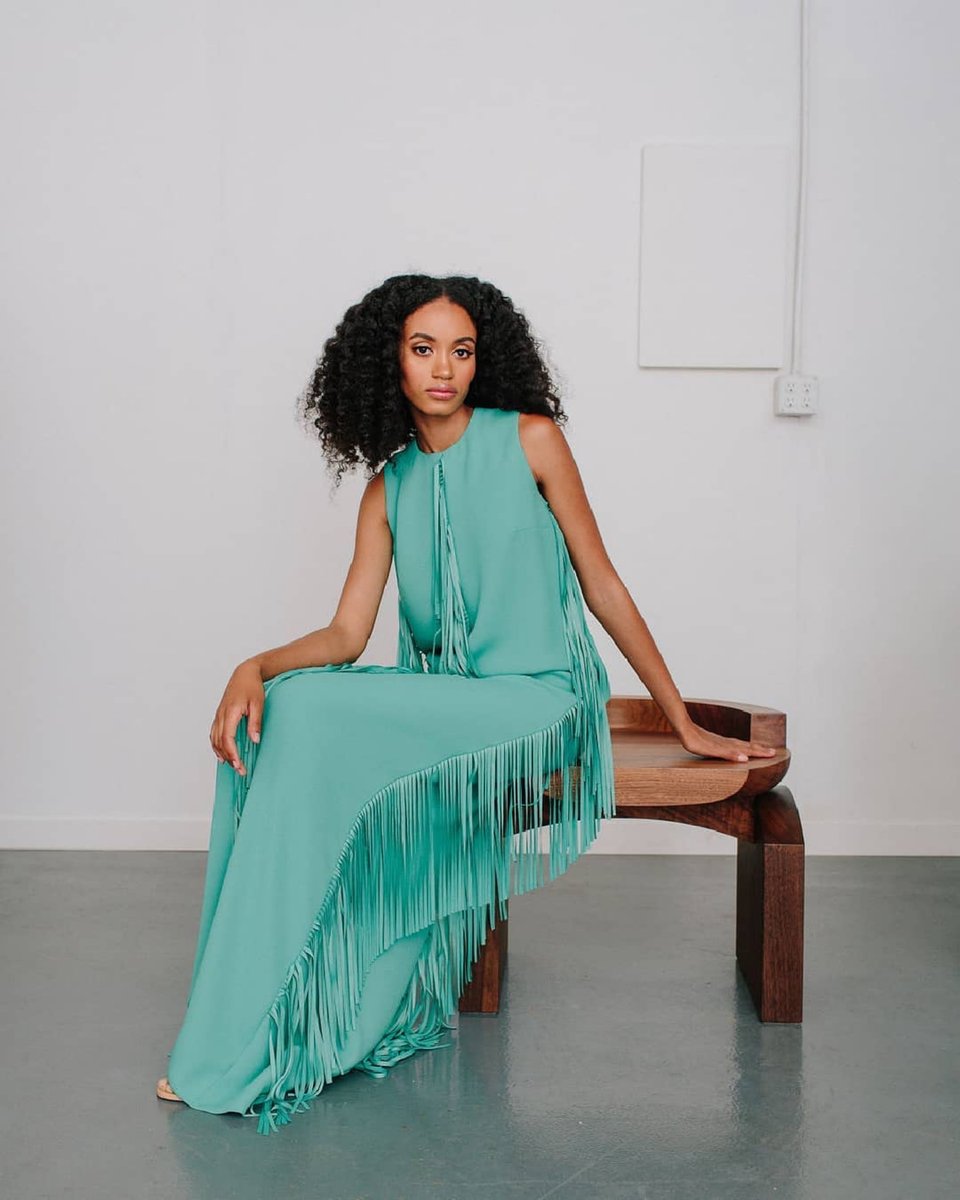 Fabulous fringe ✨
Shop the @CatherineRegehr Jade Sheath Gown and more, in store and online.
#elizabethanthony