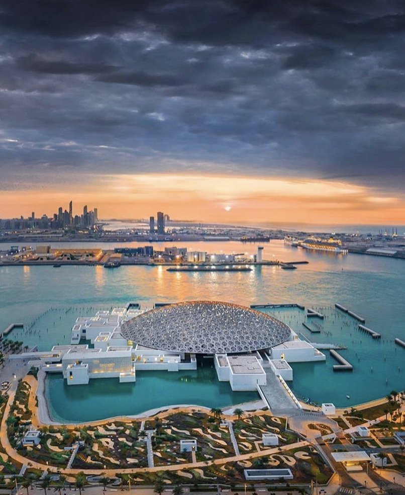 SurkusUAE's tweet photo. Living for this sunset ✨

#abudhabi
#louvreabudhabi
#uaesunset
📸: @shmoo5z https://t.co/DRVy1WKWFA