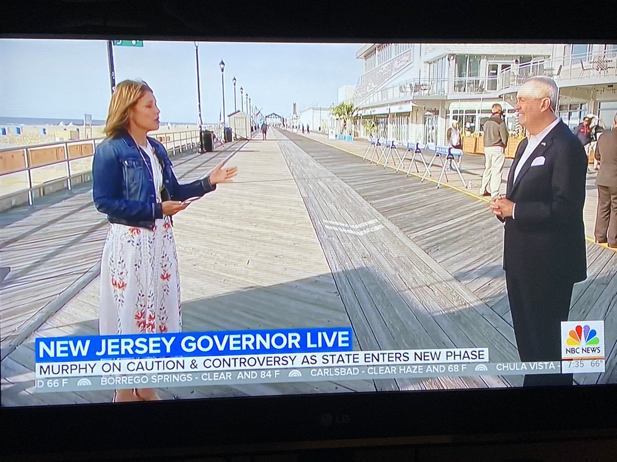 Well done <a href="/SavannahGuthrie/">Savannah Guthrie</a> and the <a href="/TODAYshow/">TODAY</a>. Double lav live and you handled the heckler very well. That’s some good television. <a href="/nbcsandiego/">NBC 7 San Diego</a> <a href="/NPPA/">NPPA</a> @NPPAGardenGnome