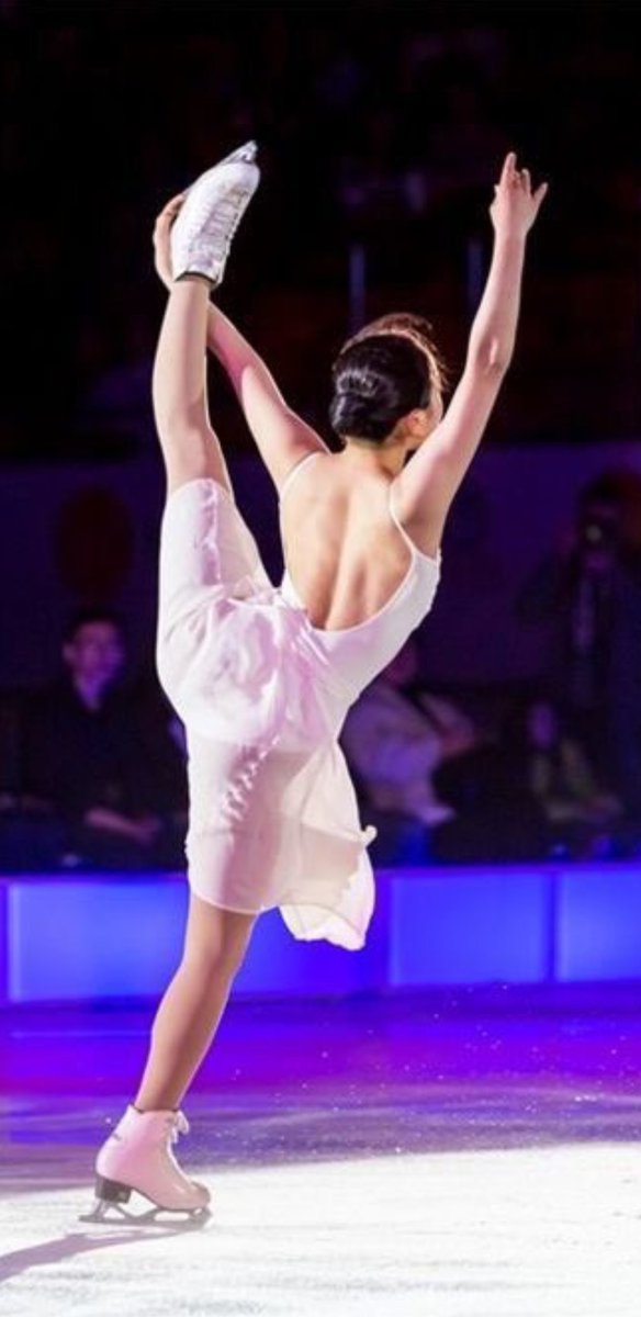 Yukstar Twitter પર スケート靴の中で 爪先がしっかりきれいに伸びているなー と感じさせる極上の真央スパイラル 浅田真央